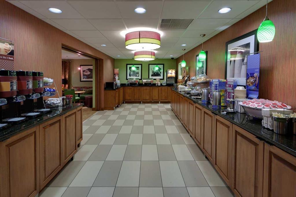 哈里森堡大学希尔顿恒庭酒店 餐厅 照片